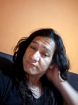 miicheele32 online show from November 25, 2025, 9:31 am