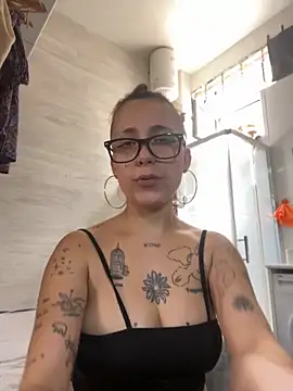 Snapshot of Hawitxui chatting on September 16, 2025, 11:11 am Hawitxui online show from September 16, 2025, 11:11 am