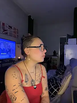 Snapshot of Hawitxui chatting on December 1, 2025, 7:35 am Hawitxui online show from December 1, 2025, 7:35 am