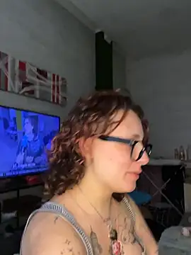 Snapshot of Hawitxui chatting on February 8, 2026, 4:10 pm Hawitxui online show from February 8, 2026, 4:10 pm