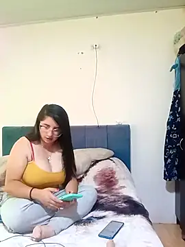  Angelinaandrade  online show from January 13, 2026, 6:57 pm