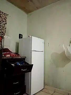 Alonsomadeira online show from April 29, 2026, 3:21 am