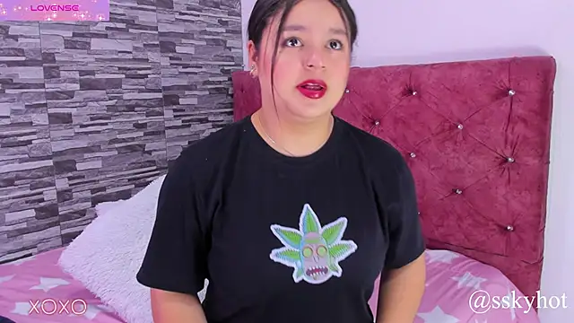 Snapshot of skyhotgirll chatting on January 11, 2025, 7:16 pm skyhotgirll online show from January 11, 2025, 7:16 pm