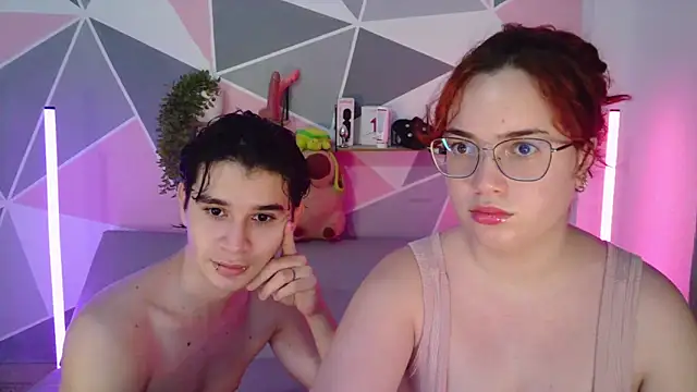 AndrewAnndCherry online show from September 19, 2025, 12:45 am