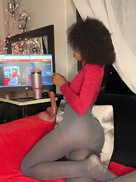 Snapshot of Dime-__ chatting on November 4, 2025, 11:15 pm Dime- online show from November 4, 2025, 11:15 pm