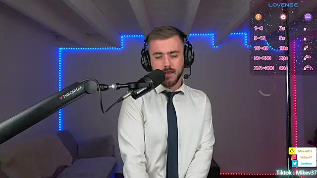 Snapshot of Mikev chatting on March 6, 2025, 7:10 pm Mikev online show from March 6, 2025, 7:10 pm