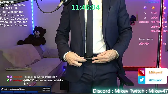 Snapshot of Mikev chatting on October 13, 2025, 6:08 pm Mikev online show from October 13, 2025, 6:08 pm