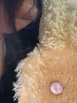 Snapshot of Laura8910 chatting on February 18, 2025, 4:58 am Laura8910 online show from February 18, 2025, 4:58 am