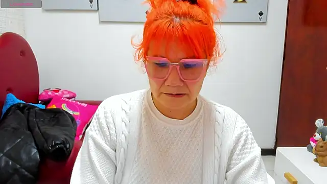 Salomeediaz  online show from June 30, 2026, 8:32 pm