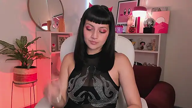 Snapshot of nahiapaws chatting on October 31, 2025, 7:48 pm nahiapaws online show from October 31, 2025, 7:48 pm