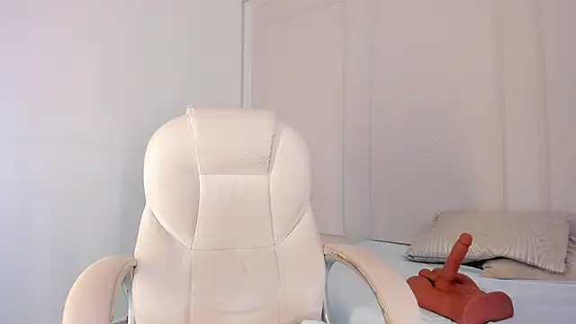 Mariapettit online show from January 6, 2025, 3:51 pm