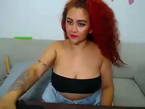 Snapshot of loly_bigbooty4u chatting on December 19, 2024, 8:23 am loly bigbooty4u online show from December 19, 2024, 8:23 am