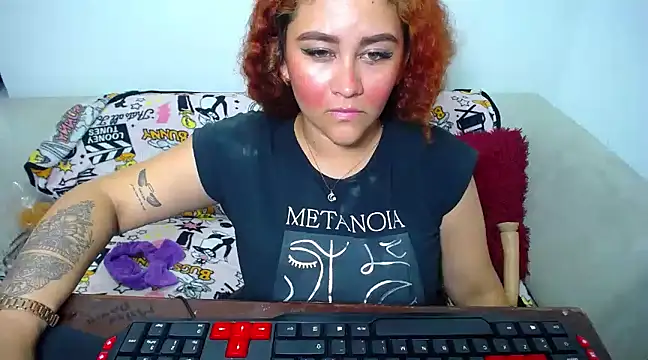 Snapshot of loly_bigbooty4u chatting on January 23, 2025, 3:26 am loly bigbooty4u online show from January 23, 2025, 3:26 am