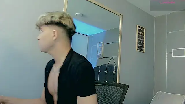 Snapshot of ANDRIUS_24 chatting on February 1, 2025, 1:41 pm ANDRIUS 24 online show from February 1, 2025, 1:41 pm