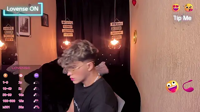 Snapshot of ANDRIUS_24 chatting on March 20, 2025, 12:32 pm ANDRIUS 24 online show from March 20, 2025, 12:32 pm