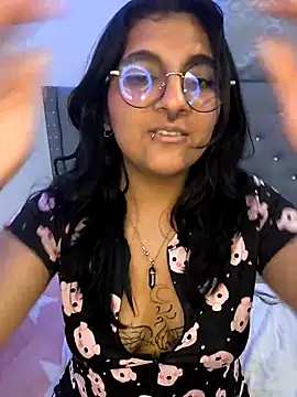 Alliccee online show from March 10, 2025, 11:16 pm