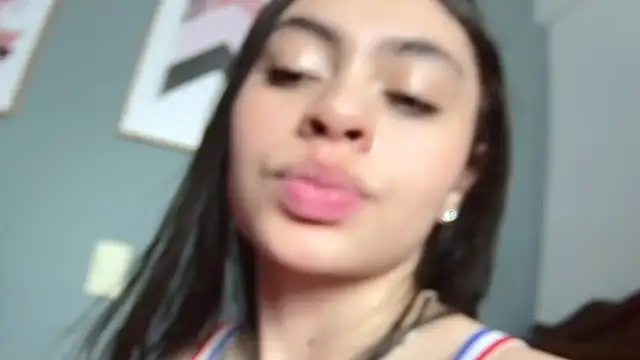 strawberrymia68 online show from January 14, 2025, 7:11 pm