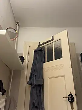 Snapshot of ElenaHaze chatting on January 3, 2025, 8:43 am ElenaHaze online show from January 3, 2025, 8:43 am