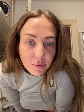 Snapshot of ElenaHaze chatting on October 8, 2025, 5:27 am ElenaHaze online show from October 8, 2025, 5:27 am