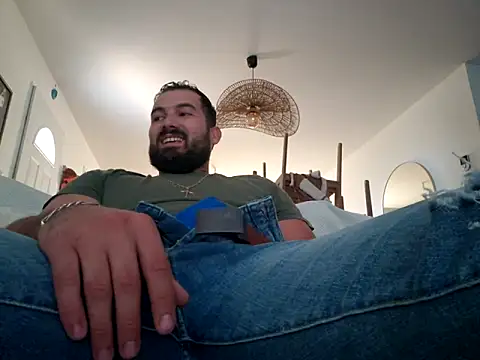 Leonormaldick online show from October 15, 2025, 2:39 pm