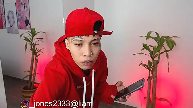 Snapshot of Jonesliam23 chatting on December 23, 2024, 7:20 pm Jonesliam23 online show from December 23, 2024, 7:20 pm