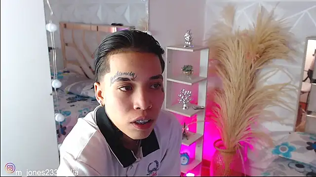 Snapshot of Jonesliam23 chatting on November 6, 2025, 7:37 pm Jonesliam23 online show from November 6, 2025, 7:37 pm