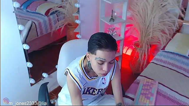 Snapshot of Jonesliam23 chatting on November 14, 2025, 7:01 pm Jonesliam23 online show from November 14, 2025, 7:01 pm