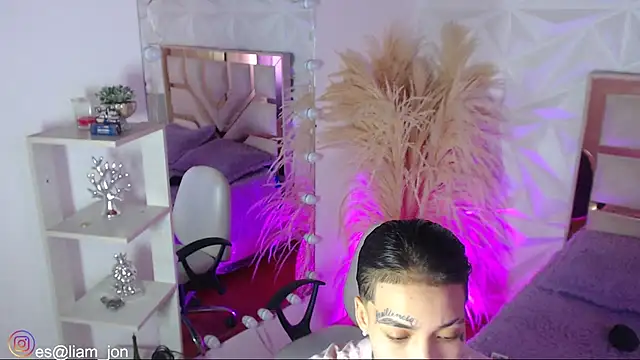 Jonesliam23 online show from February 4, 2026, 6:58 pm