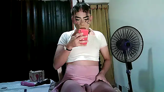 kimmiemm online show from October 16, 2025, 2:18 pm