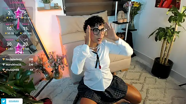 Snapshot of Saraycum chatting on October 24, 2025, 9:44 pm Saraycum online show from October 24, 2025, 9:44 pm