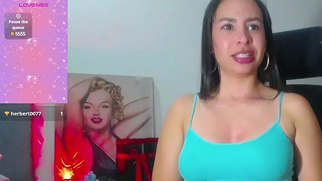 Shantalhotx69 online show from January 11, 2025, 12:01 am