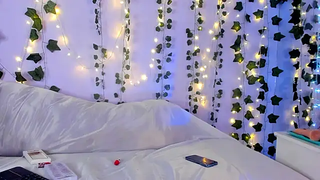 Snapshot of Natasha_Nasty2 chatting on December 28, 2024, 3:37 am Natasha Nasty2 online show from December 28, 2024, 3:37 am