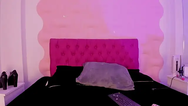 Snapshot of Natasha_Nasty2 chatting on November 7, 2025, 8:31 pm Natasha Nasty2 online show from November 7, 2025, 8:31 pm