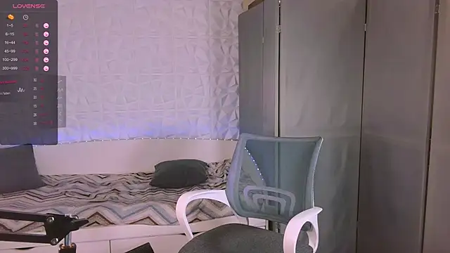 Snapshot of Jerry_Bomb chatting on October 12, 2025, 2:05 pm Jerry Bomb online show from October 12, 2025, 2:05 pm