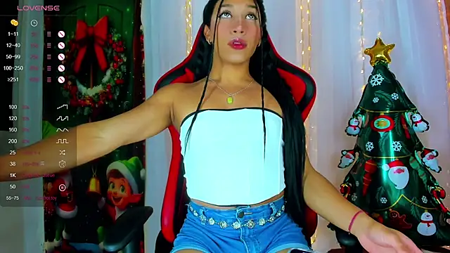 Snapshot of Emaa- chatting on December 11, 2024, 1:37 am Emaa- online show from December 11, 2024, 1:37 am