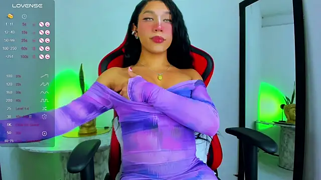 Snapshot of Emaa- chatting on February 2, 2025, 7:30 am Emaa- online show from February 2, 2025, 7:30 am