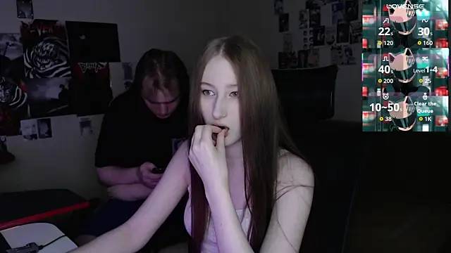 Snapshot of camcoupbang chatting on October 10, 2025, 12:20 am camcoupbang online show from October 10, 2025, 12:20 am