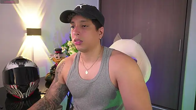 Snapshot of appolo_allen chatting on September 21, 2025, 10:55 pm appolo allen online show from September 21, 2025, 10:55 pm