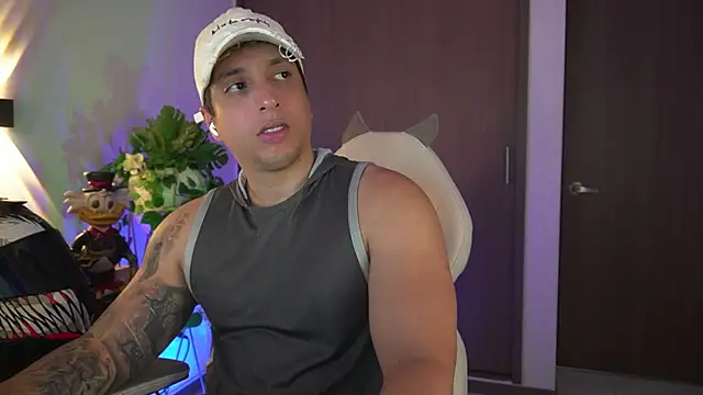 Snapshot of appolo_allen chatting on September 26, 2025, 3:32 am appolo allen online show from September 26, 2025, 3:32 am