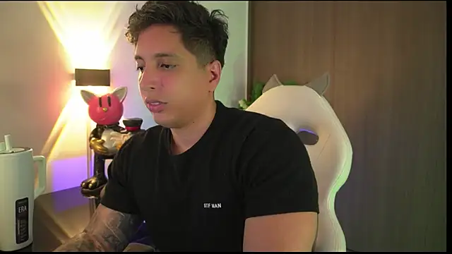 Snapshot of appolo_allen chatting on October 13, 2025, 11:49 pm appolo allen online show from October 13, 2025, 11:49 pm