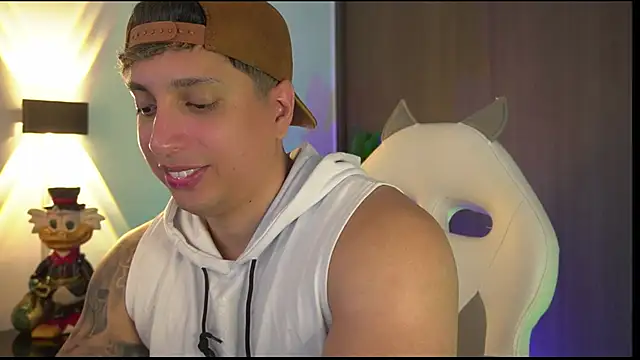 Snapshot of appolo_allen chatting on October 24, 2025, 3:14 am appolo allen online show from October 24, 2025, 3:14 am