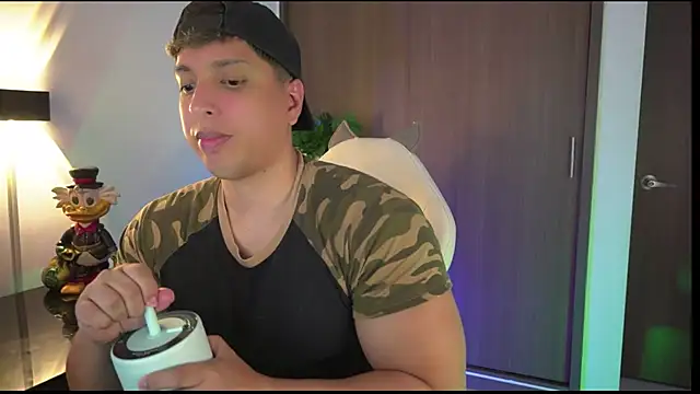 Snapshot of appolo_allen chatting on October 26, 2025, 5:24 am appolo allen online show from October 26, 2025, 5:24 am