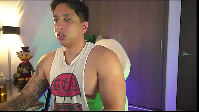 Snapshot of appolo_allen chatting on October 30, 2025, 5:31 am appolo allen online show from October 30, 2025, 5:31 am