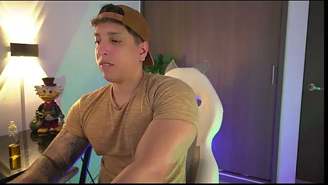 Snapshot of appolo_allen chatting on October 31, 2025, 5:41 am appolo allen online show from October 31, 2025, 5:41 am