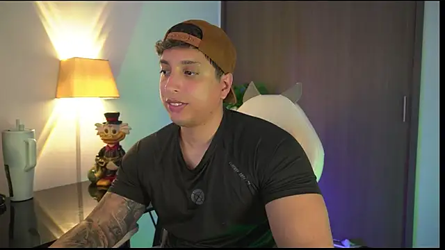 Snapshot of appolo_allen chatting on November 6, 2025, 2:34 am appolo allen online show from November 6, 2025, 2:34 am