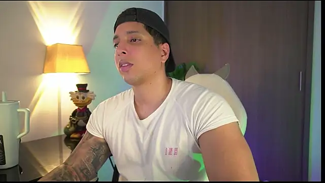 Snapshot of appolo_allen chatting on November 7, 2025, 3:39 am appolo allen online show from November 7, 2025, 3:39 am