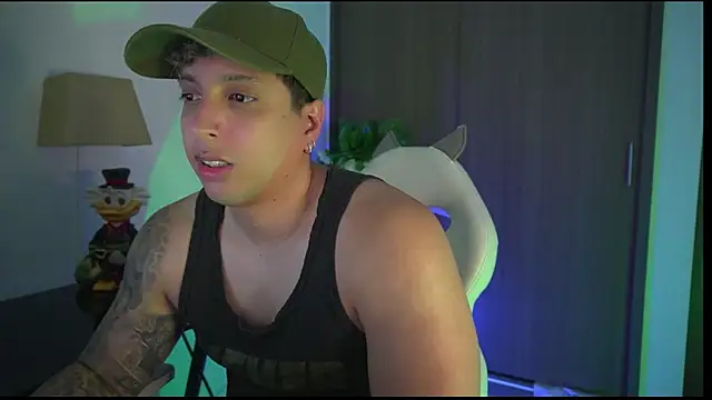 Snapshot of appolo_allen chatting on November 8, 2025, 11:36 pm appolo allen online show from November 8, 2025, 11:36 pm