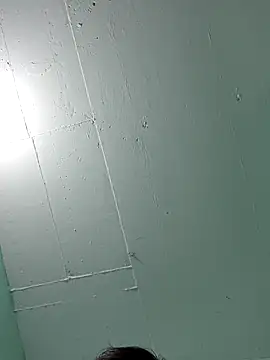 Snapshot of Luisf1267 chatting on March 19, 2025, 4:14 am Luisf1267 online show from March 19, 2025, 4:14 am