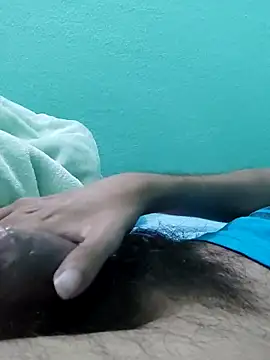 Snapshot of Luisf1267 chatting on September 13, 2025, 3:28 am Luisf1267 online show from September 13, 2025, 3:28 am