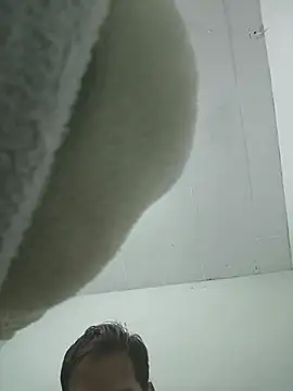 Snapshot of Luisf1267 chatting on February 7, 2026, 5:44 am Luisf1267 online show from February 7, 2026, 5:44 am